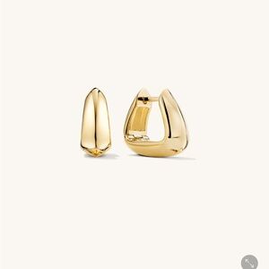 Mejuri Patra Huggies Hoops